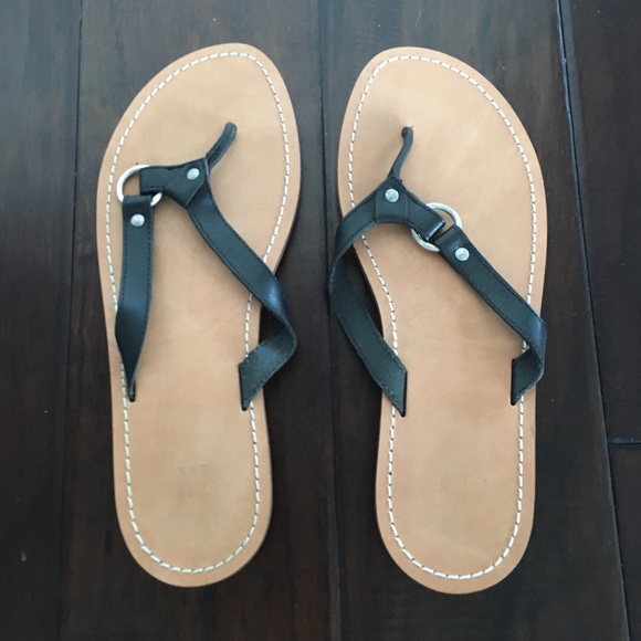 GAP Flip Flop Sandals - Picture 6 of 9